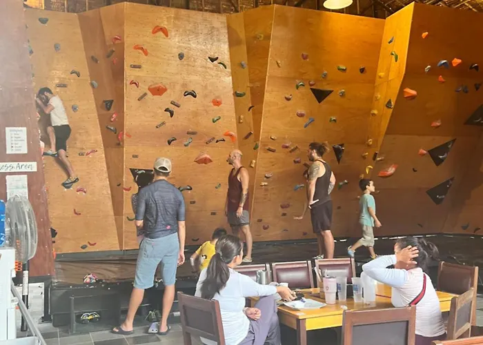 Blue Monkey - Bouldering Сиемрип