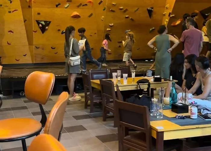 Хостел Blue Monkey - Bouldering