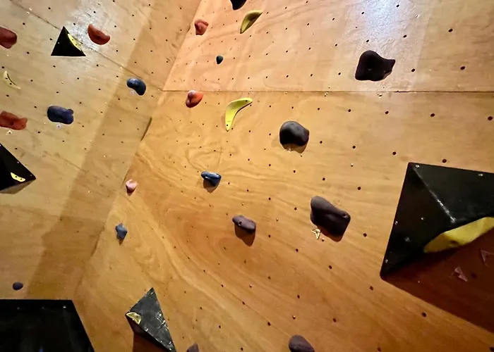Хостел Blue Monkey - Bouldering